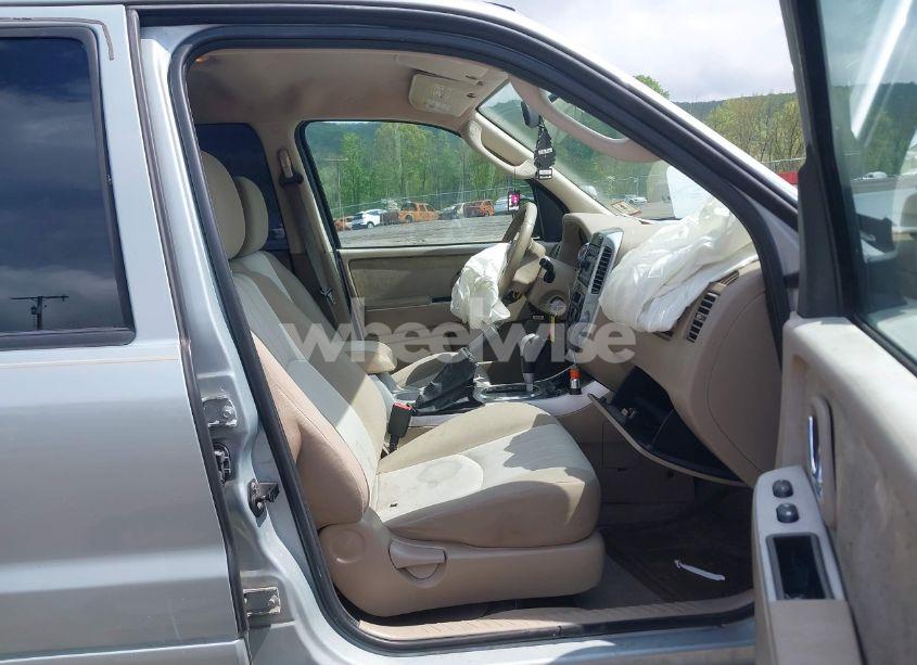 Photo 5 of 2005 Mercury Mariner CONVENIENCE (VIN 4M2CU57Z55DJ17666)