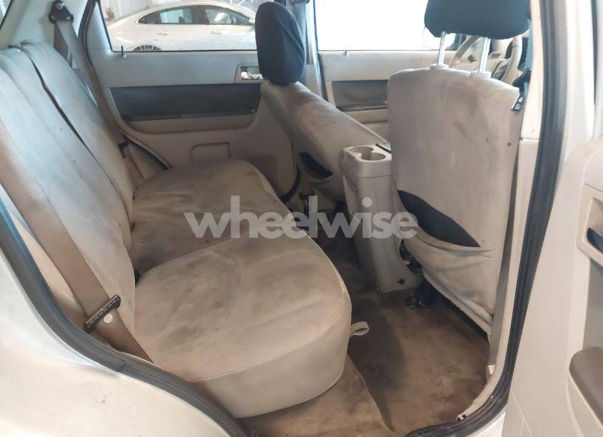 Photo 8 of 2009 Mercury Mariner V6 (VIN 4M2CU81G99KJ09337)