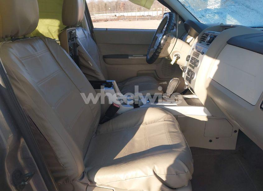 Photo 5 of 2008 Mercury Mariner I4 (VIN 4M2CU81Z88KJ46413)