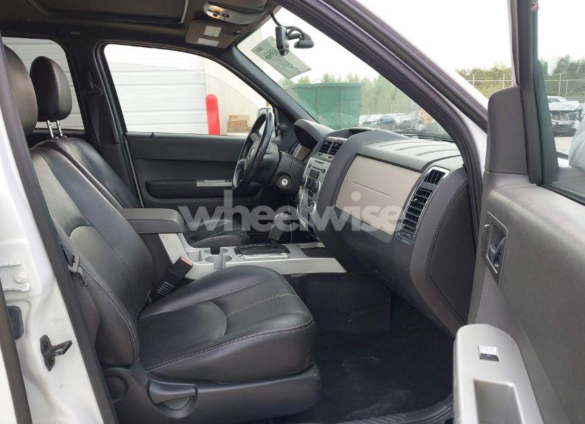 Photo 5 of 2008 Mercury Mariner PREMIER (VIN 4M2CU87118KJ11472)