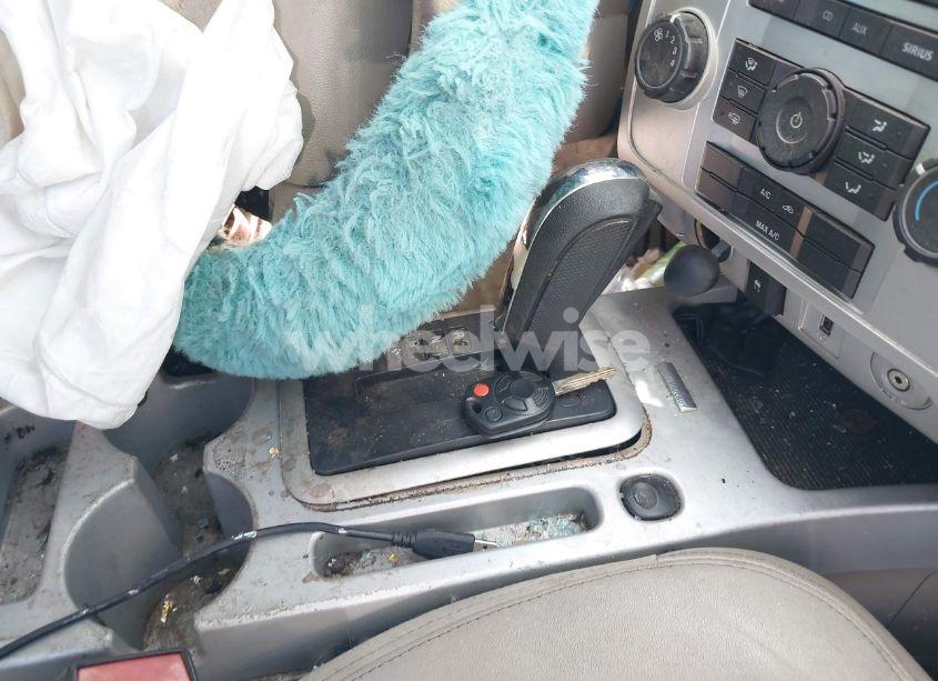 Photo 11 of 2009 Mercury Mariner PREMIER (VIN 4M2CU87759KJ13005)