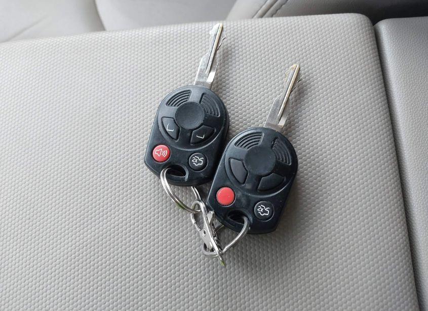 Photo 11 of 2009 Mercury Mariner PREMIER (VIN 4M2CU87769KJ11778)