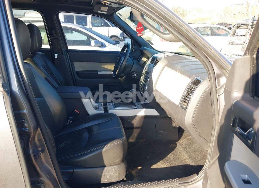 Photo 5 of 2009 Mercury Mariner PREMIER V6 (VIN 4M2CU87G69KJ19332)