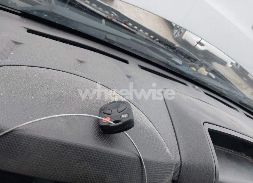 Photo 11 of 2008 Mercury Mariner V6 (VIN 4M2CU91198KJ18085)