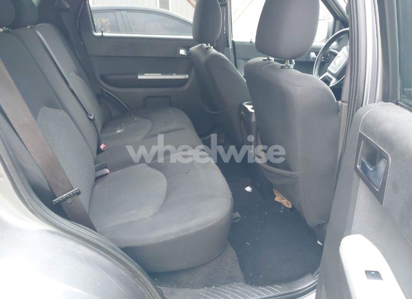 Photo 8 of 2008 Mercury Mariner V6 (VIN 4M2CU91198KJ18085)