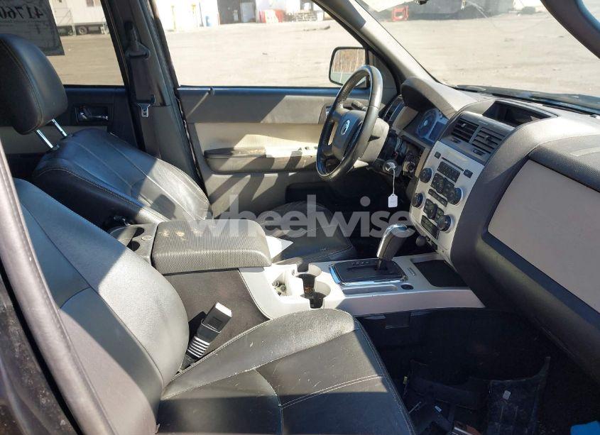 Photo 5 of 2009 Mercury Mariner V6 (VIN 4M2CU91G99KJ12339)