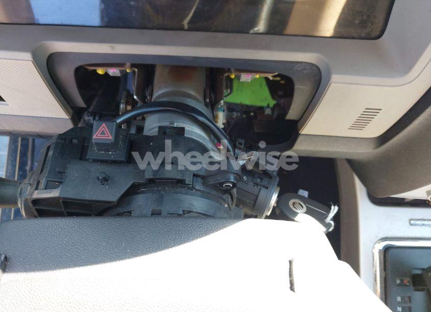 Photo 6 of 2009 Mercury Mariner V6 (VIN 4M2CU91G99KJ12339)