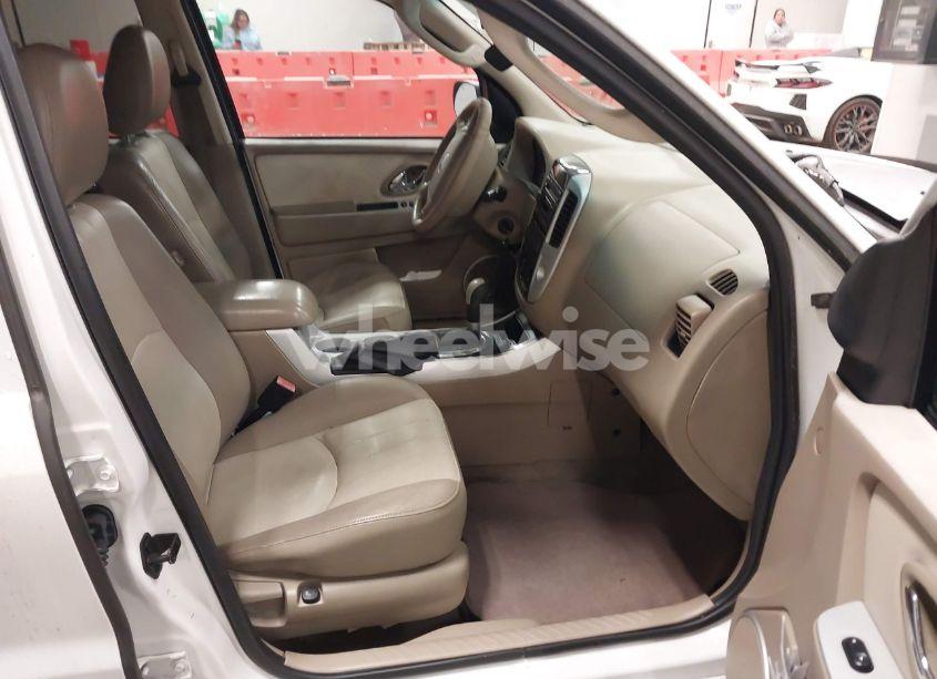 Photo 5 of 2007 Mercury Mariner PREMIER (VIN 4M2CU97117KJ19303)