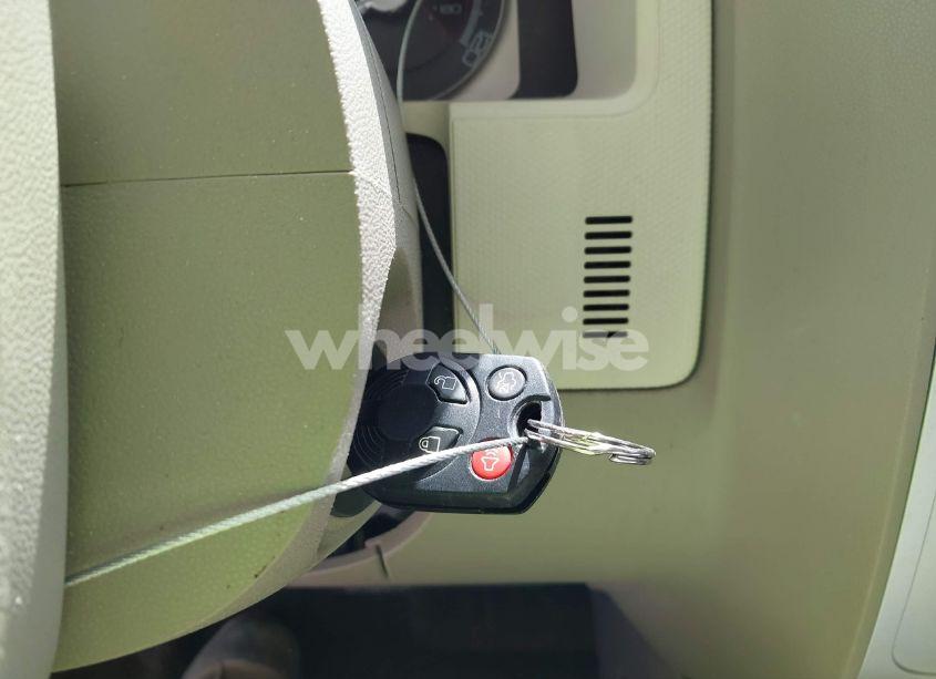 Photo 11 of 2008 Mercury Mariner PREMIER (VIN 4M2CU97128KJ00843)