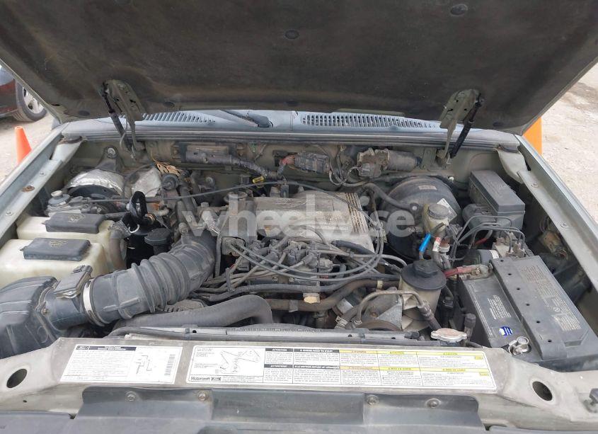 Photo 10 of 1999 Mercury Mountaineer N/A (VIN 4M2DU55P4XUJ17716)