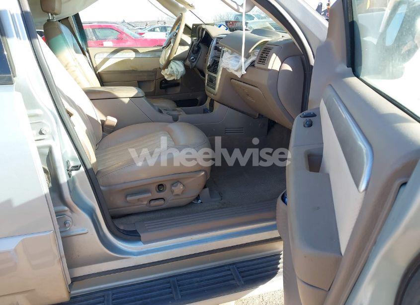 Photo 5 of 2005 Mercury Mountaineer N/A (VIN 4M2DU66W15UJ08917)