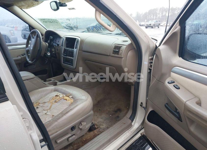 Photo 5 of 2005 Mercury Mountaineer N/A (VIN 4M2DU66W95ZJ00759)