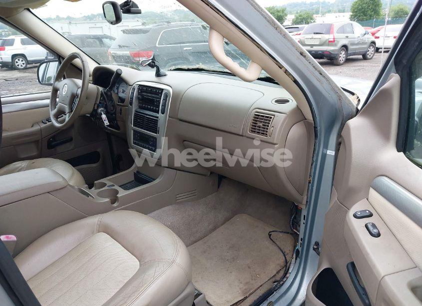 Photo 5 of 2005 Mercury Mountaineer N/A (VIN 4M2DU86E25ZJ20760)