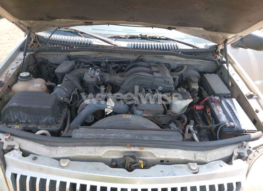 Photo 10 of 2004 Mercury Mountaineer N/A (VIN 4M2DU86E34ZJ53426)