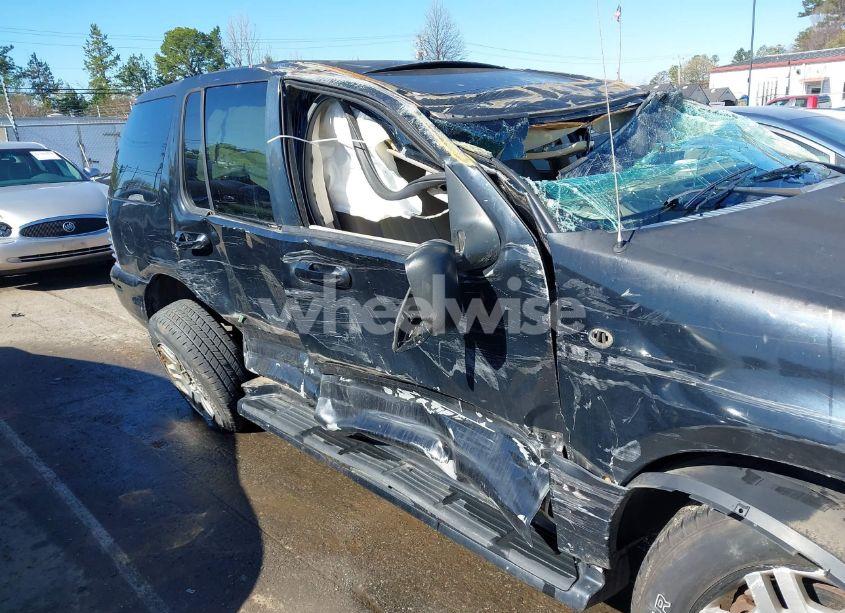 Photo 12 of 2005 Mercury Mountaineer N/A (VIN 4M2DU86E45UJ11216)