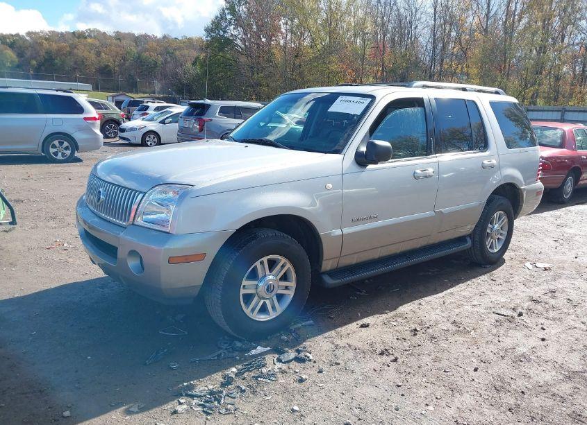 Photo 2 of 2002 Mercury Mountaineer N/A (VIN 4M2DU86E72UJ25462)