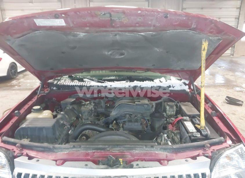Photo 10 of 2005 Mercury Mountaineer N/A (VIN 4M2DU86K55ZJ30172)