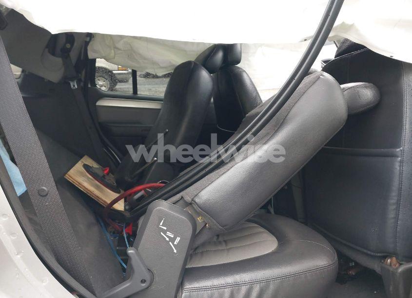 Photo 8 of 2004 Mercury Mountaineer N/A (VIN 4M2DU86W04UJ05601)