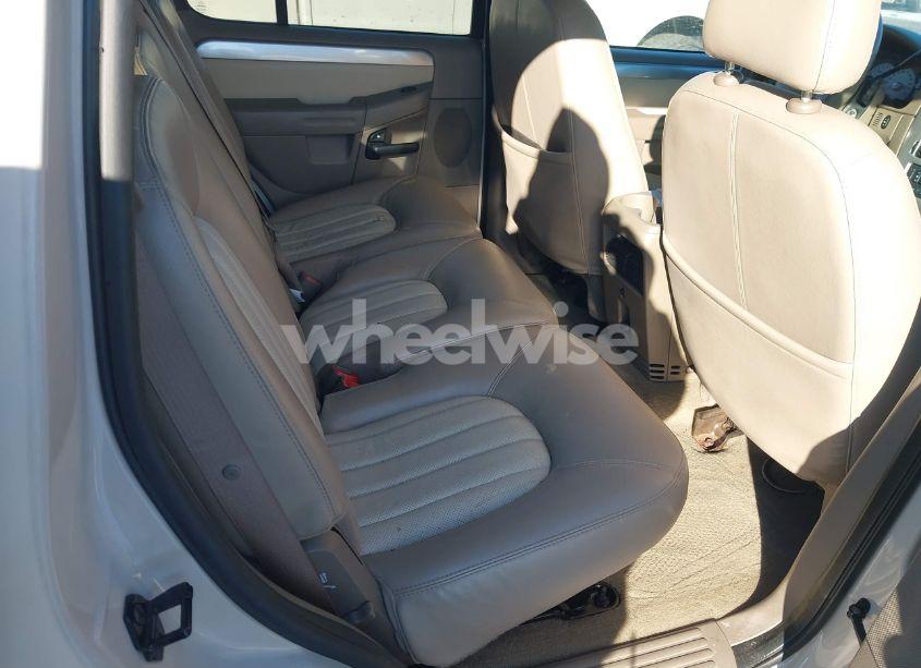 Photo 8 of 2005 Mercury Mountaineer N/A (VIN 4M2DU86W15ZJ12707)