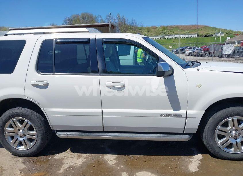 Photo 13 of 2010 Mercury Mountaineer PREMIER (VIN 4M2EN4J89AUJ02758)