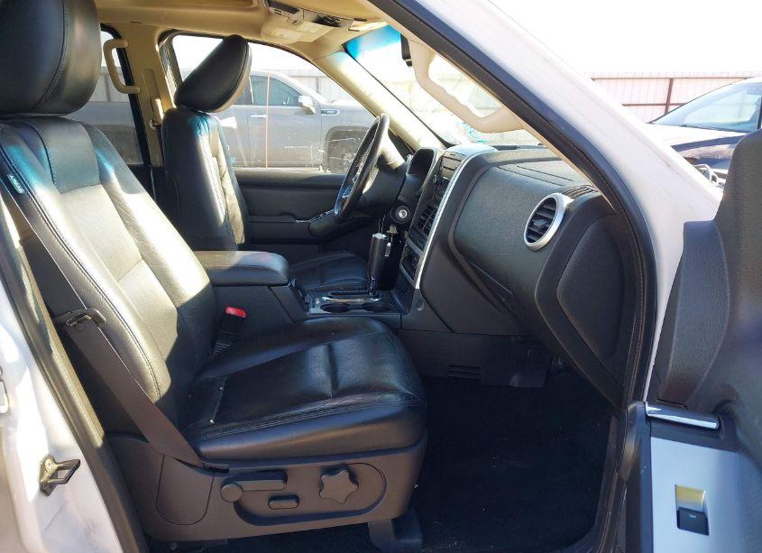 Photo 5 of 2010 Mercury Mountaineer PREMIER (VIN 4M2EN4JE7AUJ07818)