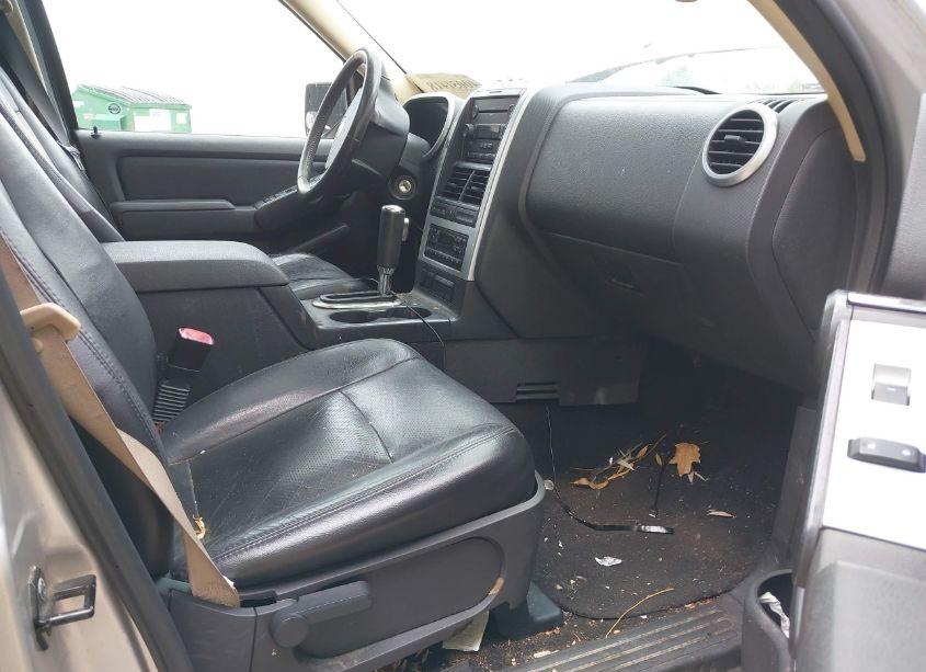 Photo 5 of 2006 Mercury Mountaineer LUXURY (VIN 4M2EU47E06UJ21464)