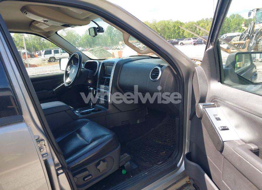 Photo 5 of 2008 Mercury Mountaineer N/A (VIN 4M2EU47E18UJ08760)