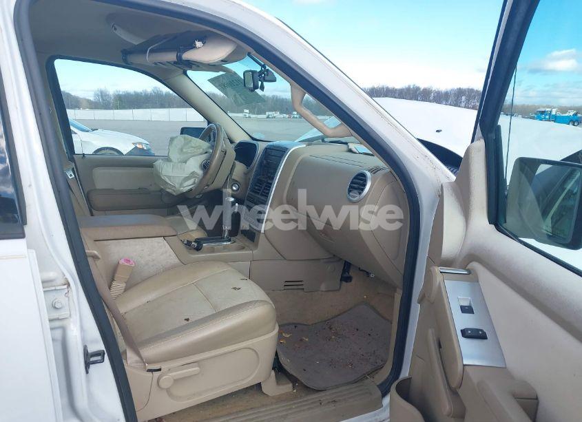 Photo 5 of 2007 Mercury Mountaineer N/A (VIN 4M2EU47E97UJ17348)