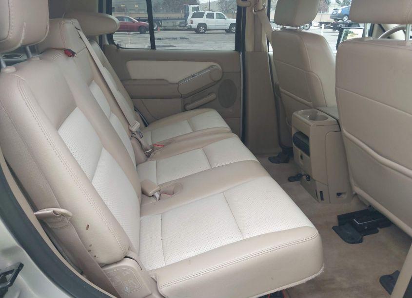 Photo 8 of 2007 Mercury Mountaineer N/A (VIN 4M2EU47EX7UJ20310)