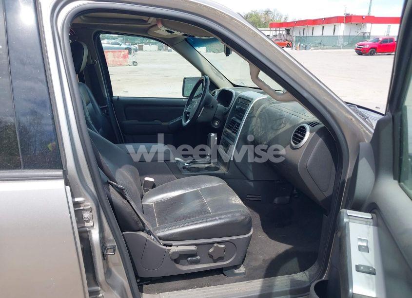 Photo 5 of 2008 Mercury Mountaineer N/A (VIN 4M2EU47EX8UJ06182)