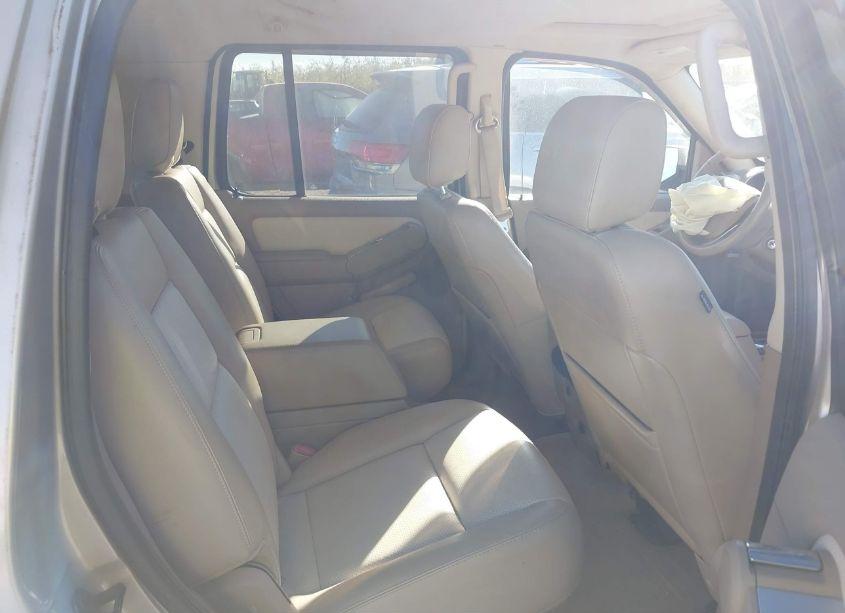 Photo 8 of 2007 Mercury Mountaineer PREMIER (VIN 4M2EU48817UJ07227)