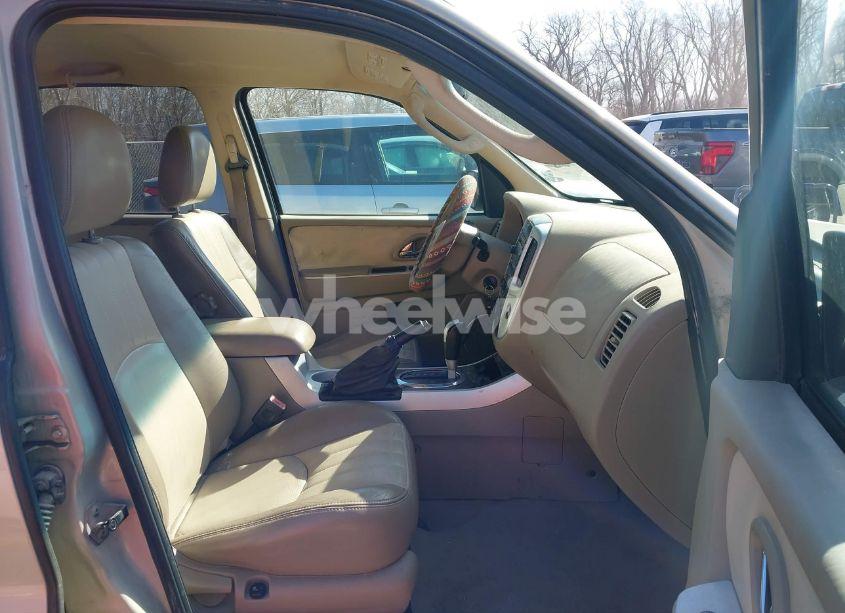 Photo 5 of 2005 Mercury Mariner LUXURY/PREMIER (VIN 4M2YU56125DJ05993)