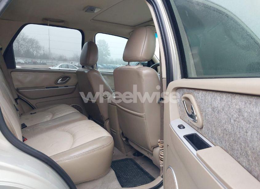 Photo 8 of 2005 Mercury Mariner LUXURY/PREMIER (VIN 4M2YU56175DJ10333)