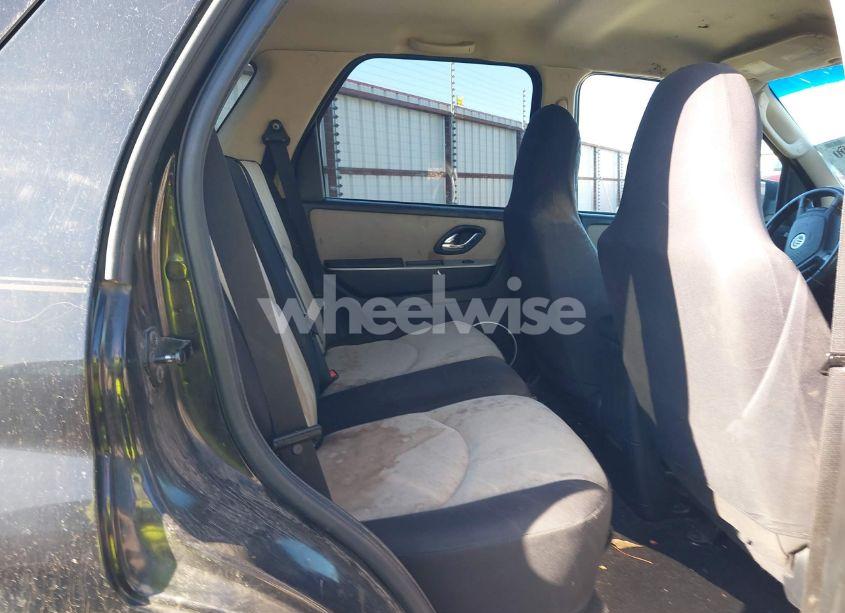 Photo 8 of 2005 Mercury Mariner LUXURY/PREMIER (VIN 4M2YU561X5DJ15381)