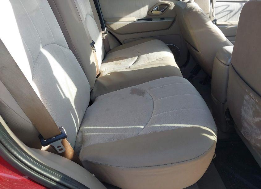 Photo 8 of 2005 Mercury Mariner CONVENIENCE (VIN 4M2YU56Z75DJ08393)