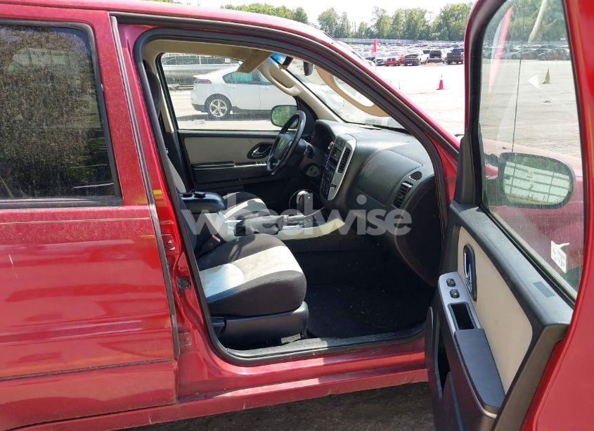 Photo 5 of 2005 Mercury Mariner LUXURY/PREMIER (VIN 4M2YU57125DJ02316)