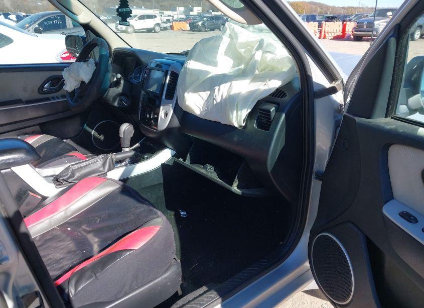 Photo 5 of 2005 Mercury Mariner CONVENIENCE (VIN 4M2YU57Z45DJ24601)