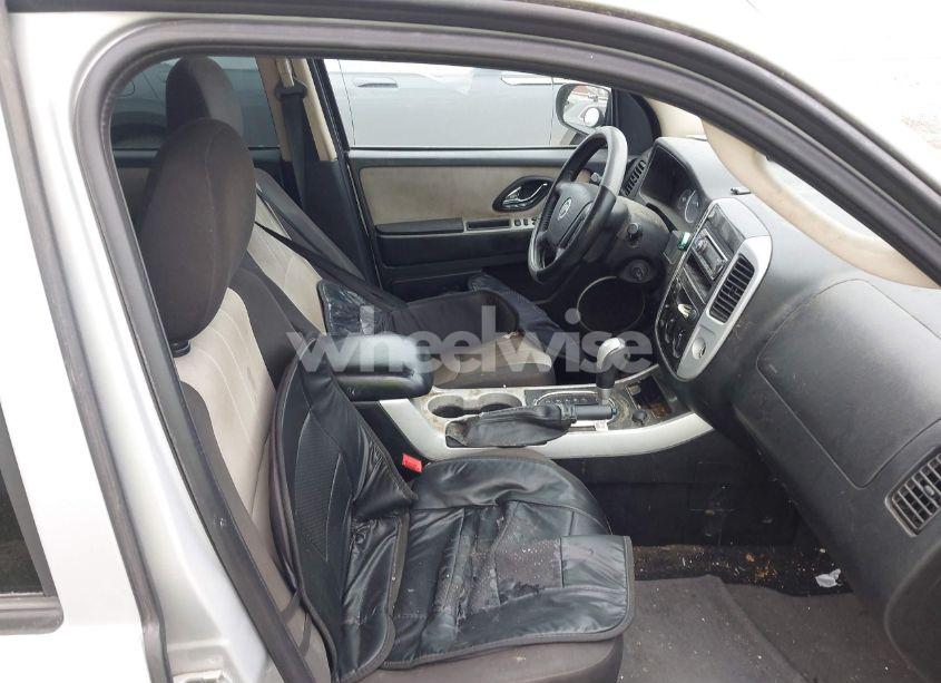 Photo 5 of 2005 Mercury Mariner CONVENIENCE (VIN 4M2YU57Z55DJ18600)