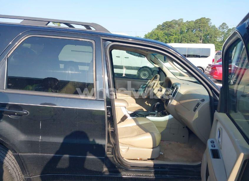 Photo 5 of 2007 Mercury Mariner LUXURY (VIN 4M2YU81137KJ00602)