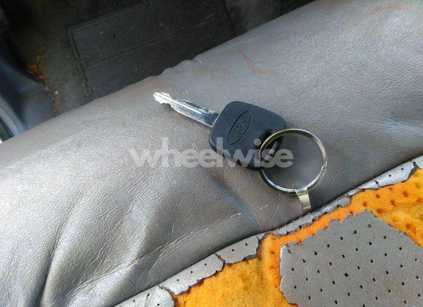 Photo 11 of 1998 Mercury Mountaineer N/A (VIN 4M2ZU52E8WUJ15197)