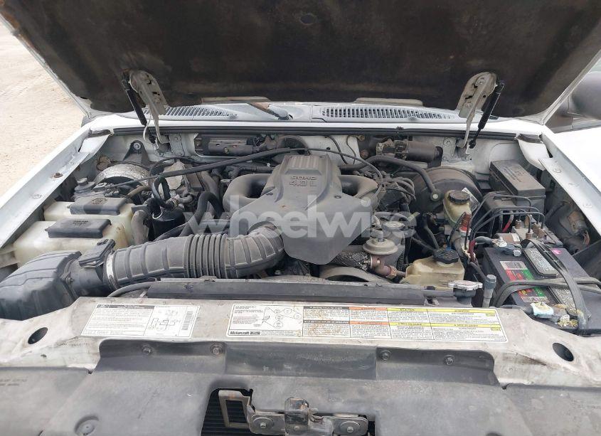 Photo 10 of 1999 Mercury Mountaineer N/A (VIN 4M2ZU52E8XUJ23656)