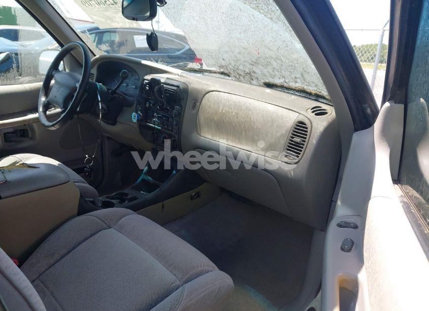 Photo 5 of 1998 Mercury Mountaineer N/A (VIN 4M2ZU52E9WUJ40013)