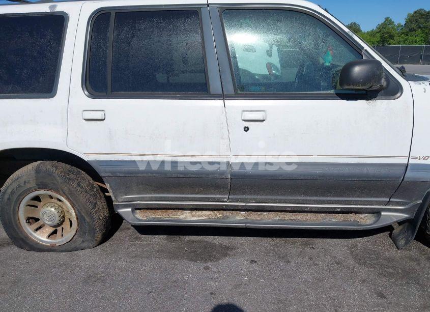 Photo 13 of 1998 Mercury Mountaineer N/A (VIN 4M2ZU52P1WUJ01885)