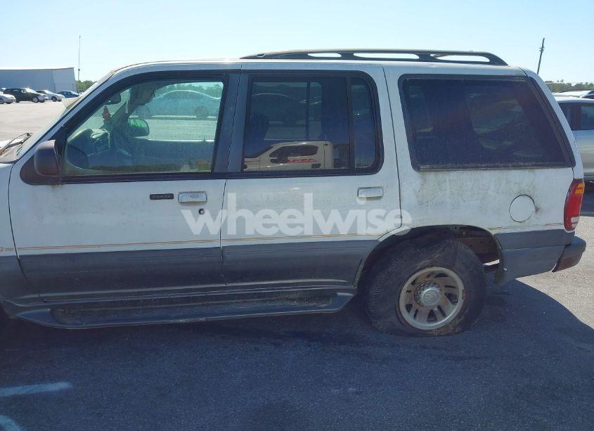 Photo 16 of 1998 Mercury Mountaineer N/A (VIN 4M2ZU52P1WUJ01885)