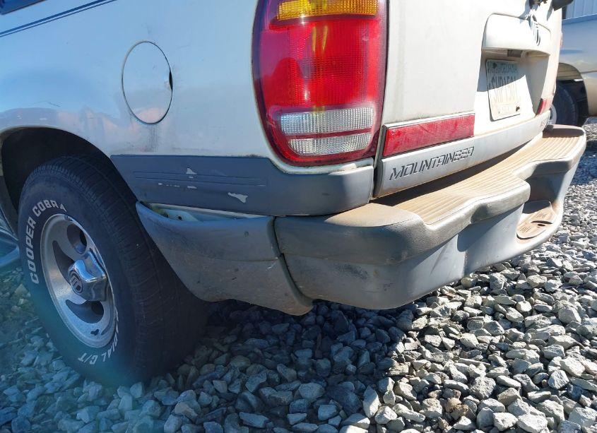 Photo 6 of 1998 Mercury Mountaineer N/A (VIN 4M2ZU52P5WUJ05325)