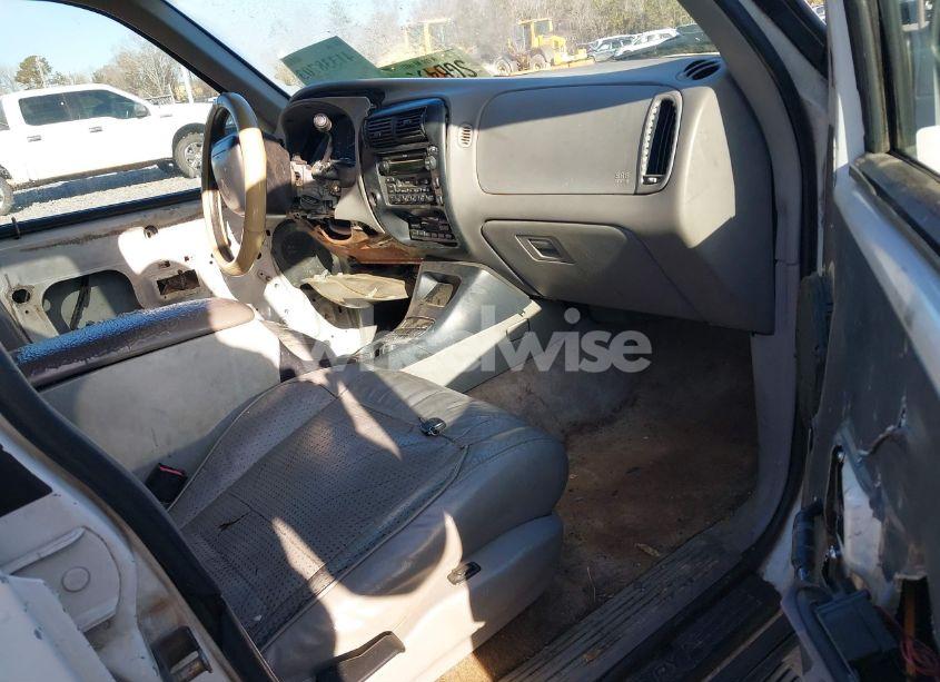 Photo 5 of 1998 Mercury Mountaineer N/A (VIN 4M2ZU52P5WUJ45551)