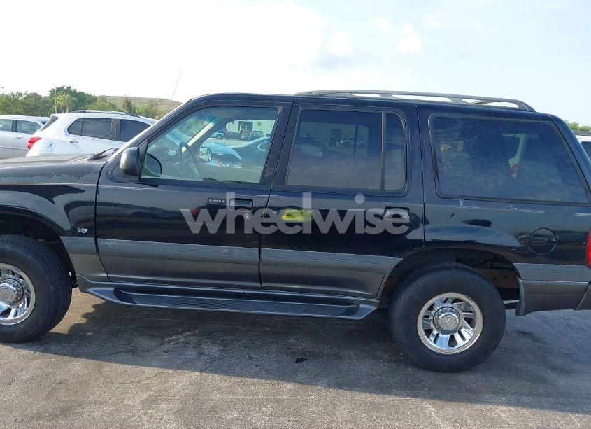 Photo 14 of 1999 Mercury Mountaineer N/A (VIN 4M2ZU52P9XUJ11372)