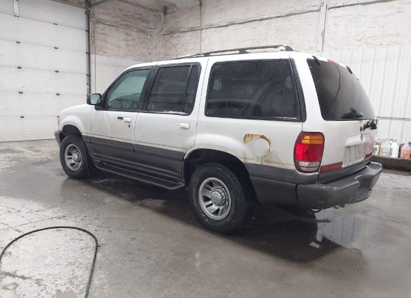 Photo 3 of 1998 Mercury Mountaineer N/A (VIN 4M2ZU55P6WUJ30827)