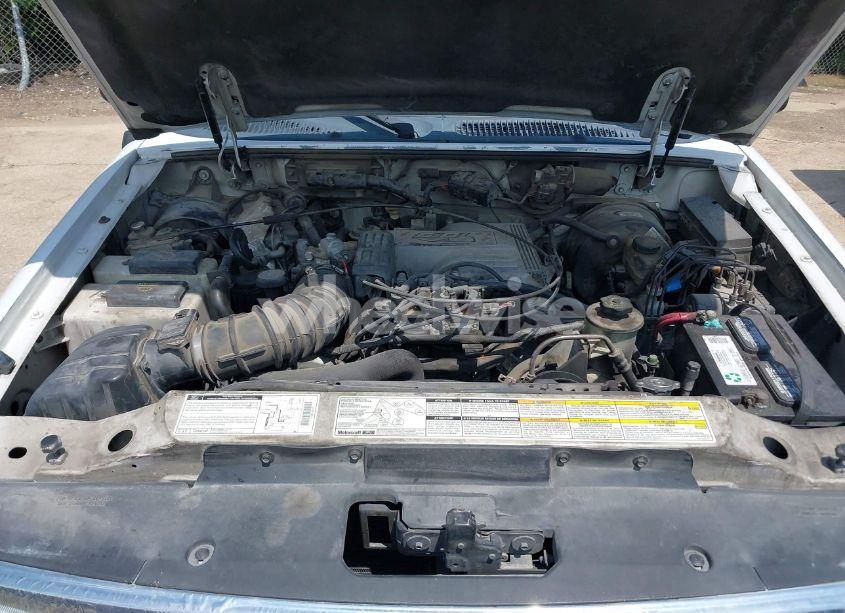 Photo 10 of 2001 Mercury Mountaineer N/A (VIN 4M2ZU66P31UJ04943)