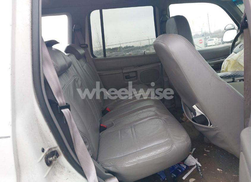 Photo 8 of 2000 Mercury Mountaineer N/A (VIN 4M2ZU76E1YUJ39382)